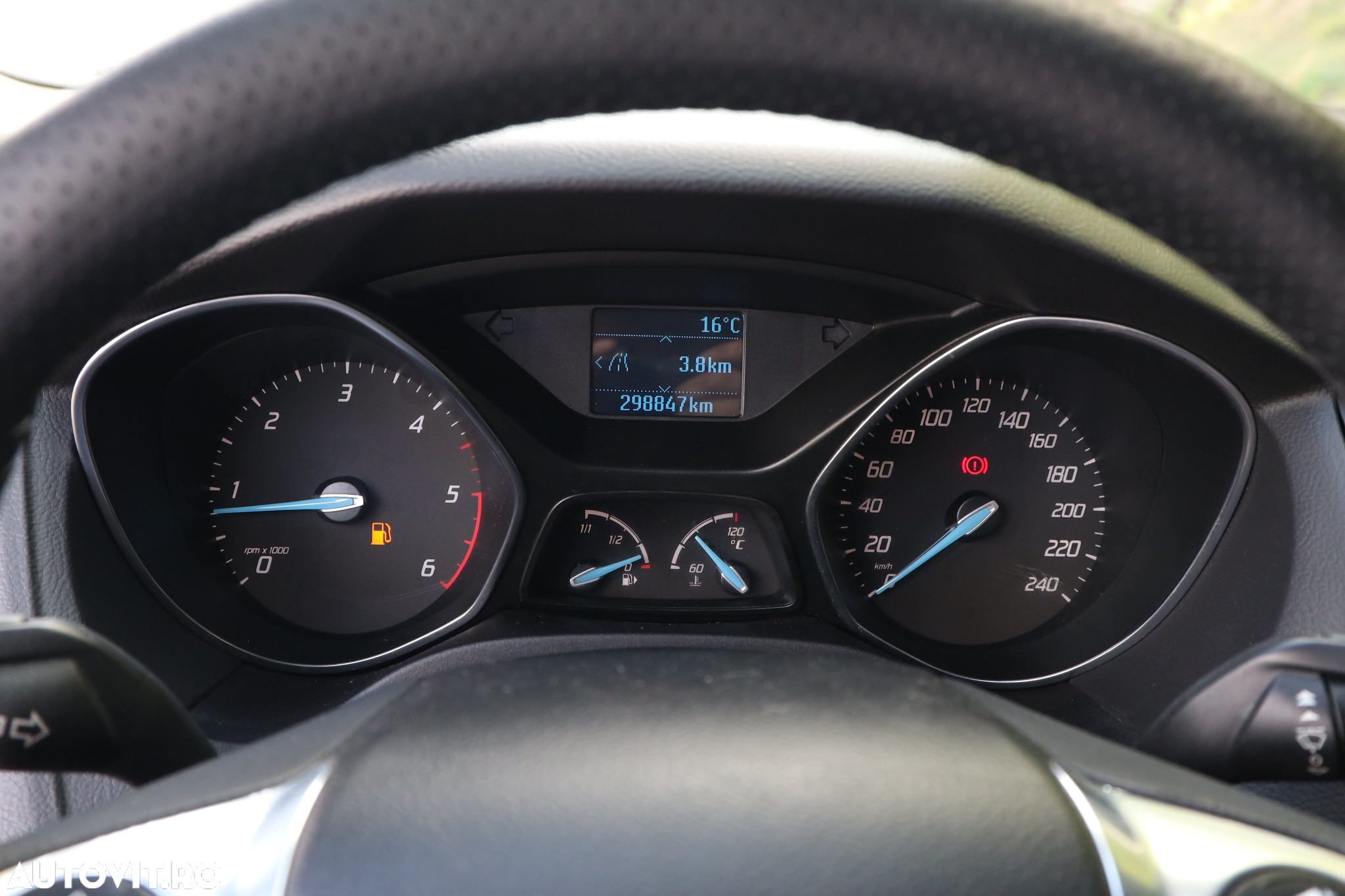 Ford Focus 1.6 TDCI DPF Ambiente - 8