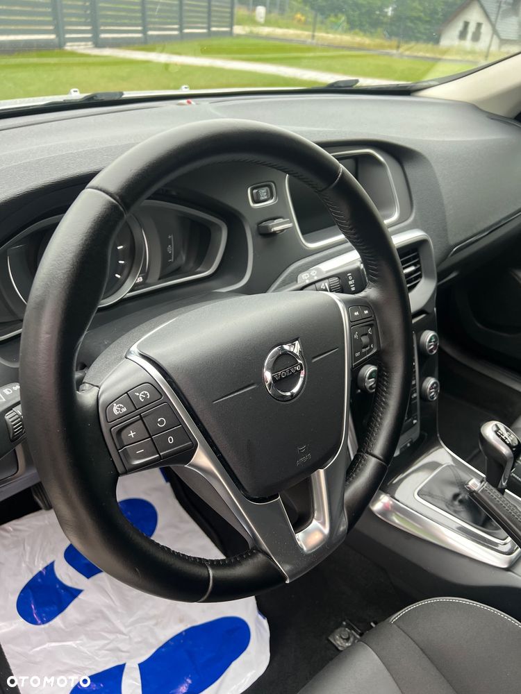 Volvo V40 D2 Drive-E Momentum - 26