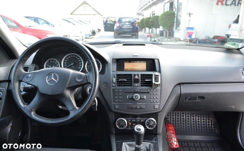 Mercedes-Benz Klasa C 180 Kompressor - 32