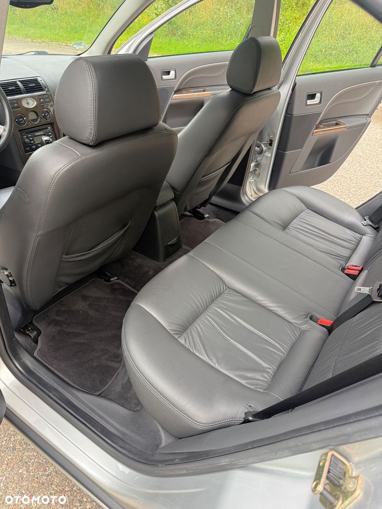 Ford Mondeo 2.5 V6 Ghia X - 19