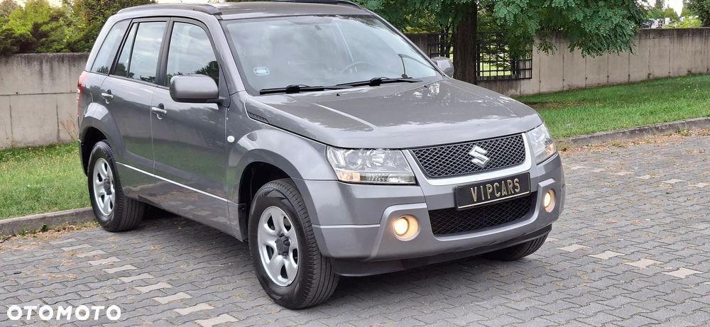 Suzuki Grand Vitara 2.0 Comfort + Family - 8