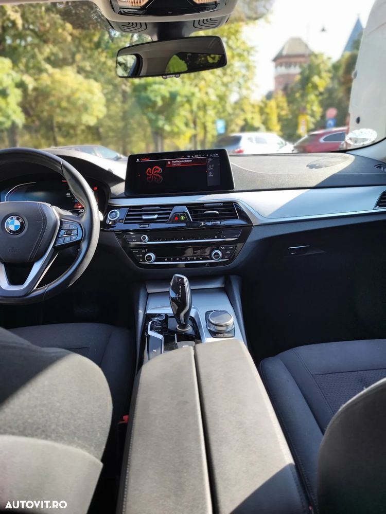 BMW Seria 5 520d xDrive AT MHEV - 8
