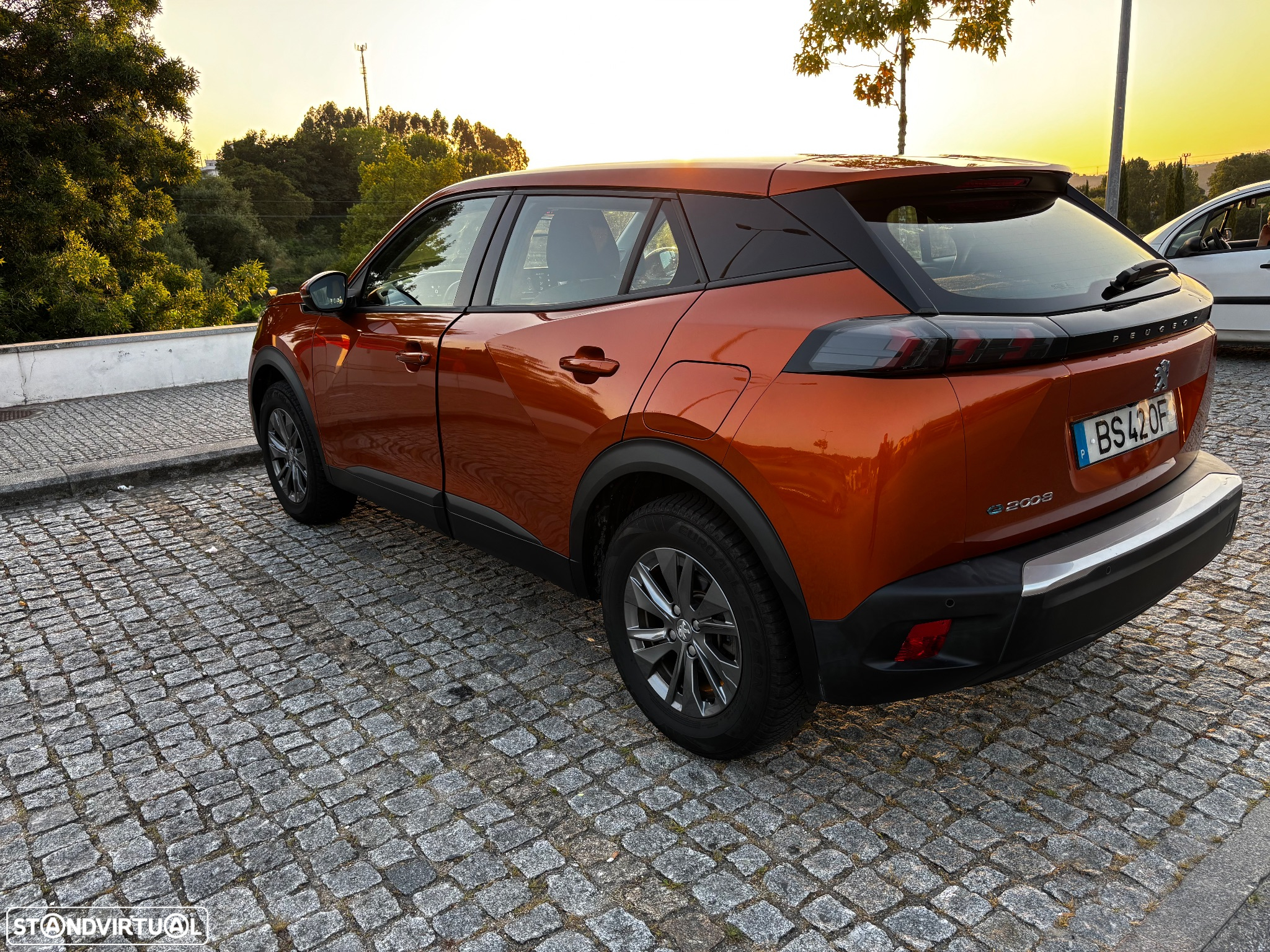 Peugeot e-2008 50 kWh Active Pack - 4