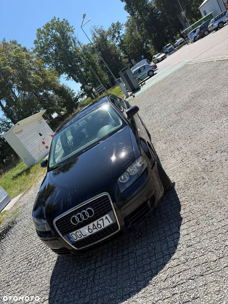 Audi A3 Sportback 2.0 TDI DPF Ambiente - 2