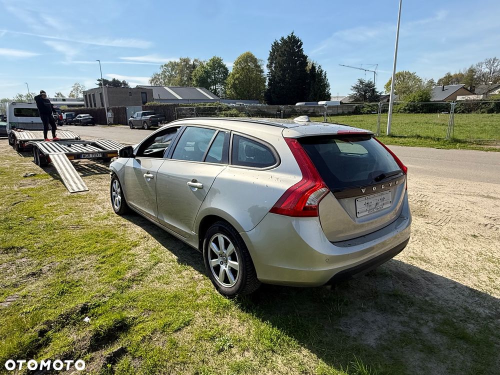 Volvo V60 D3 Geartronic Kinetic - 5
