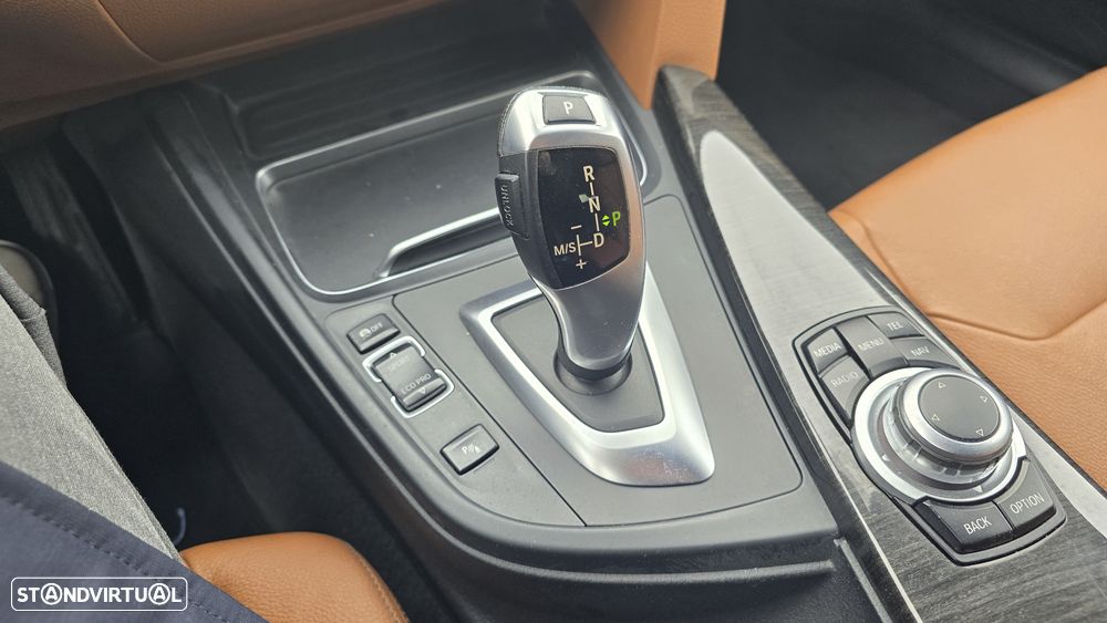 BMW 320 d ED Line Luxury Auto - 34