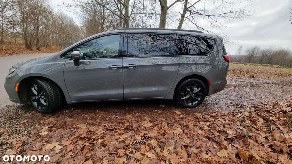 Chrysler Pacifica - 31