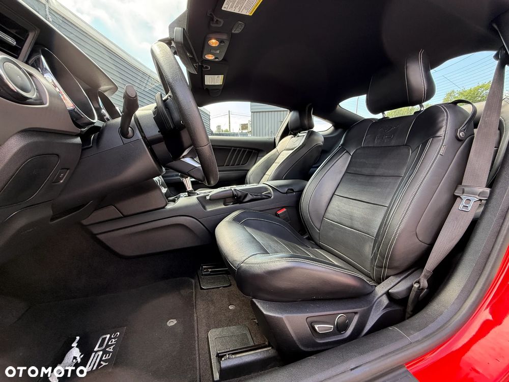 Ford Mustang 2.3 Eco Boost - 32