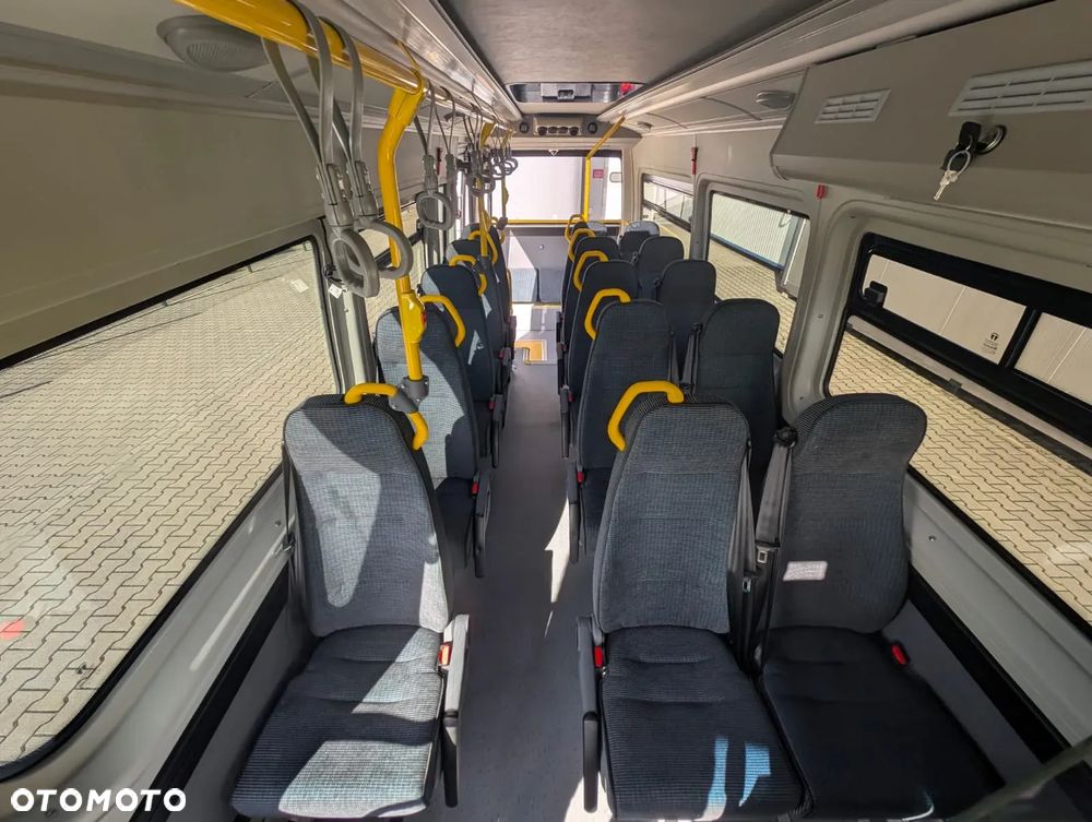 Mercedes-Benz Sprinter 517 - 15