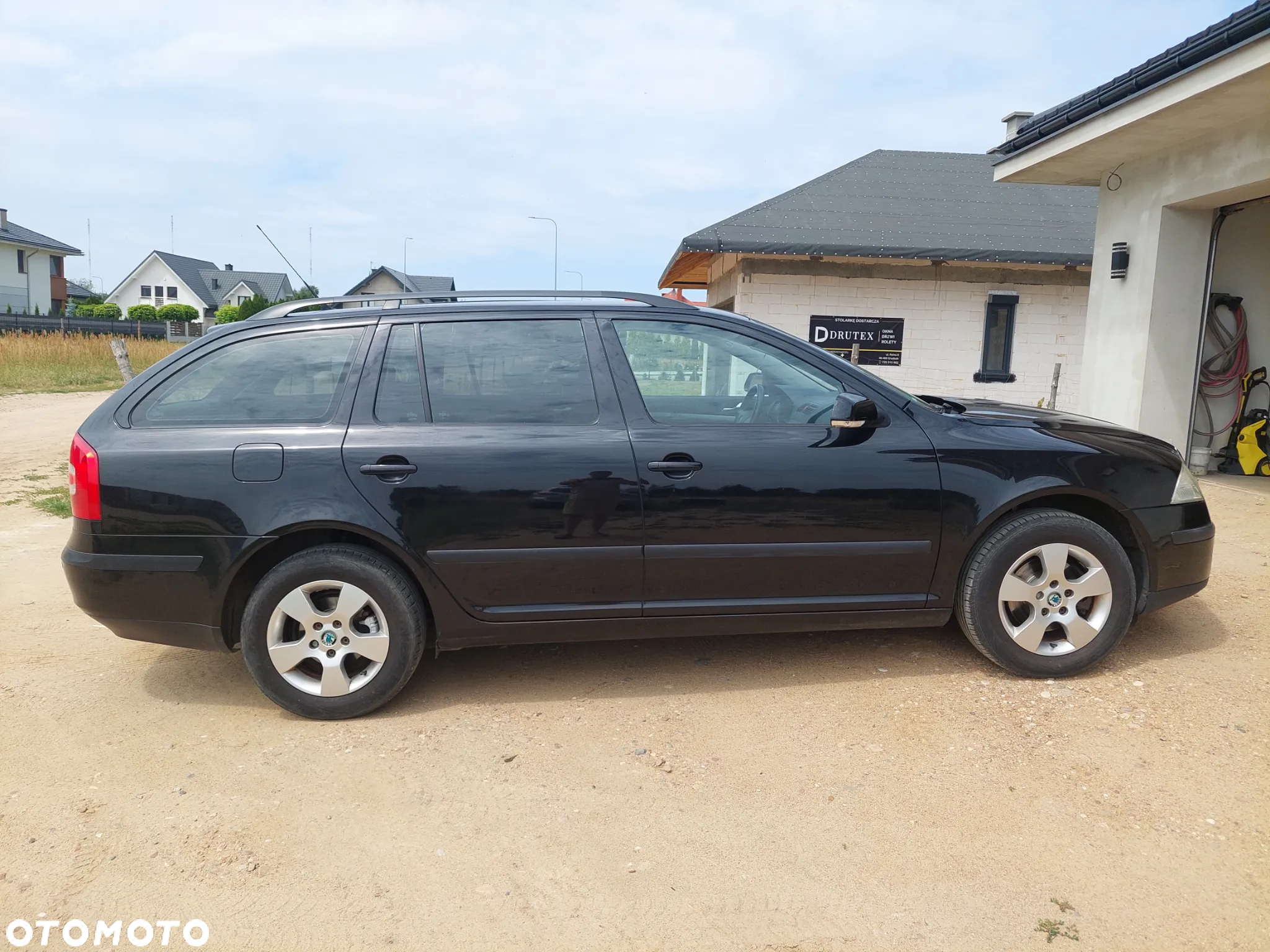 Skoda Octavia Combi 1.6 Elegance - 2