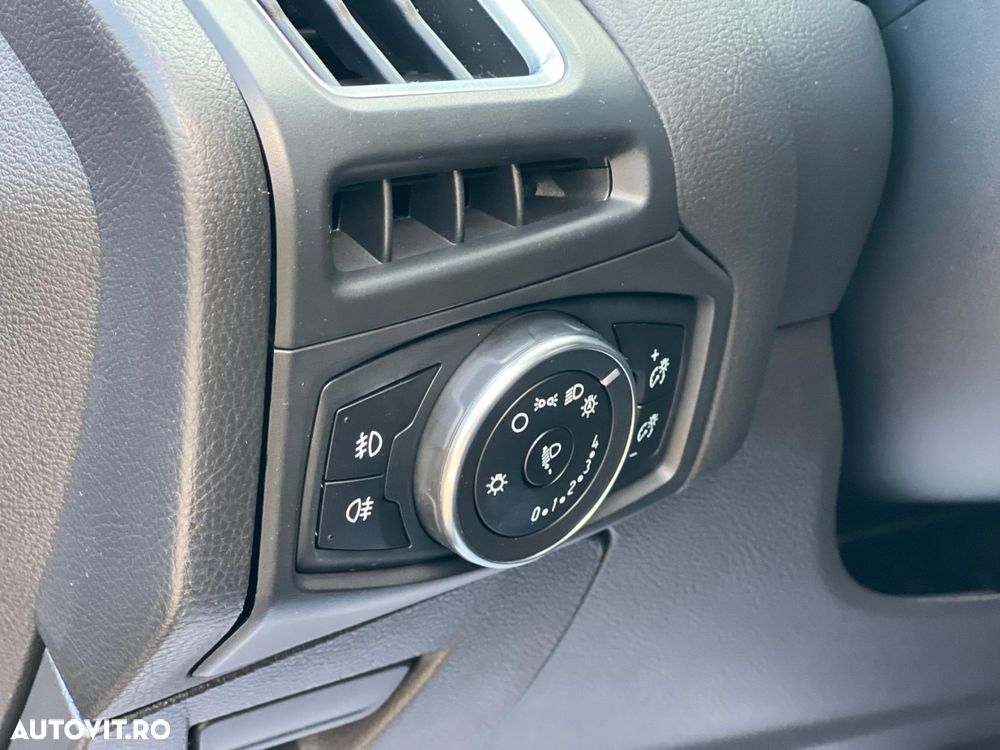 Ford Focus - 11