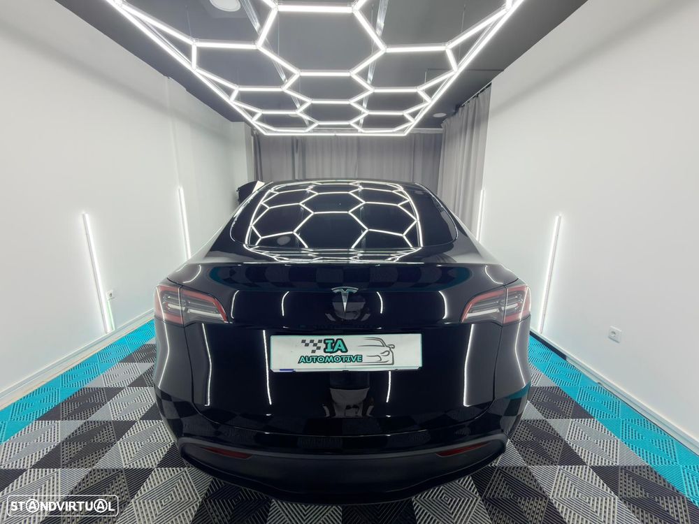 Tesla Model Y Long Range Dual Motor AWD - 8