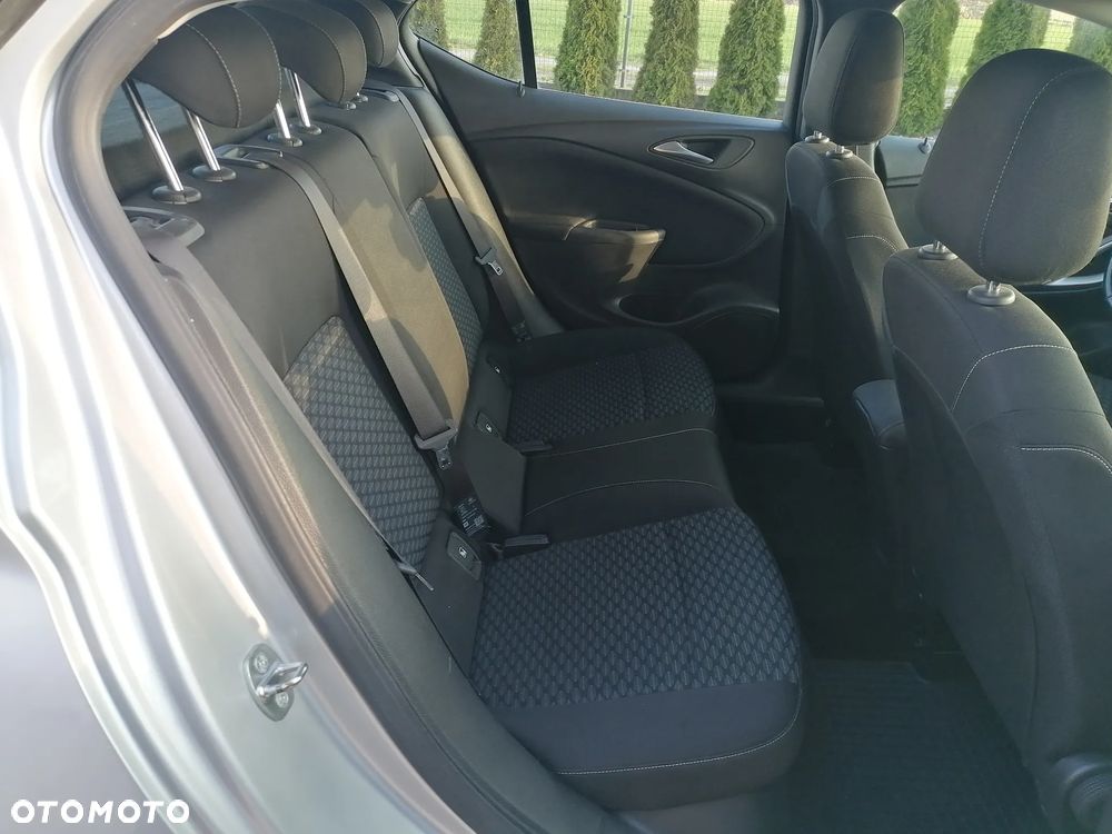 Opel Astra 1.6 CDTI Enjoy S&S - 9