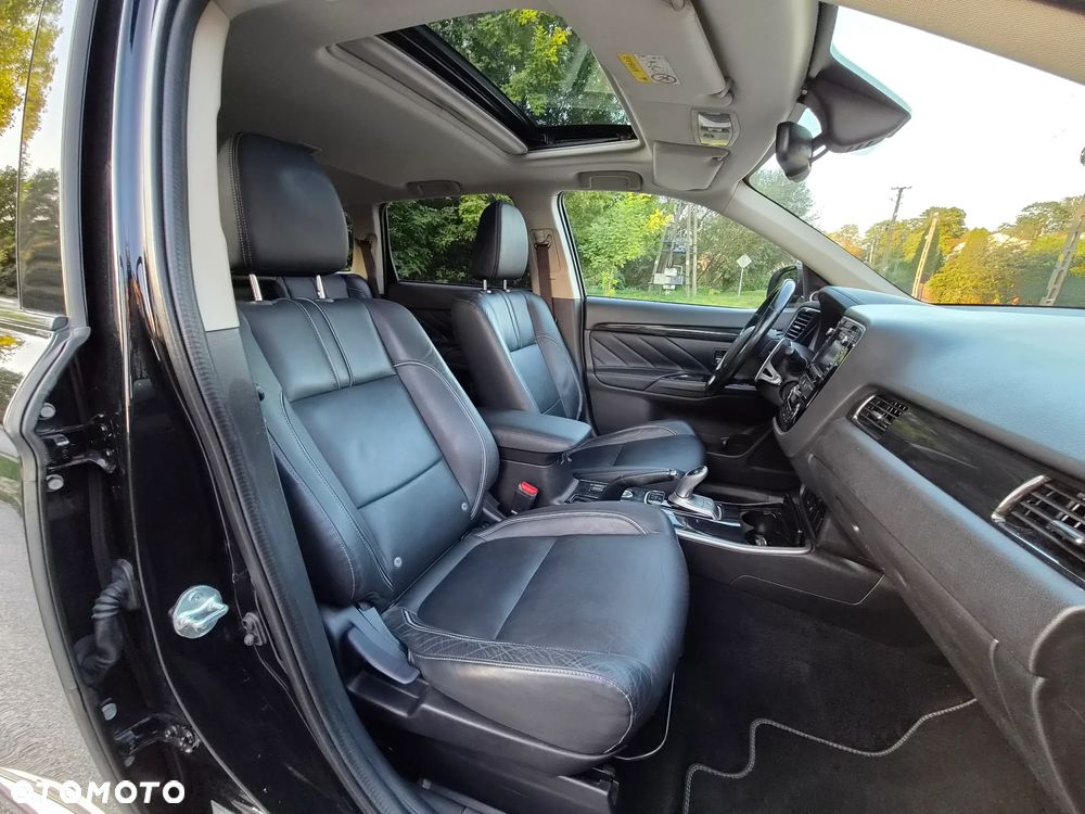 Mitsubishi Outlander - 26