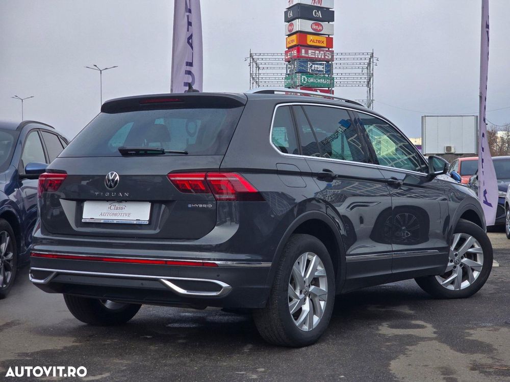 Volkswagen Tiguan - 11