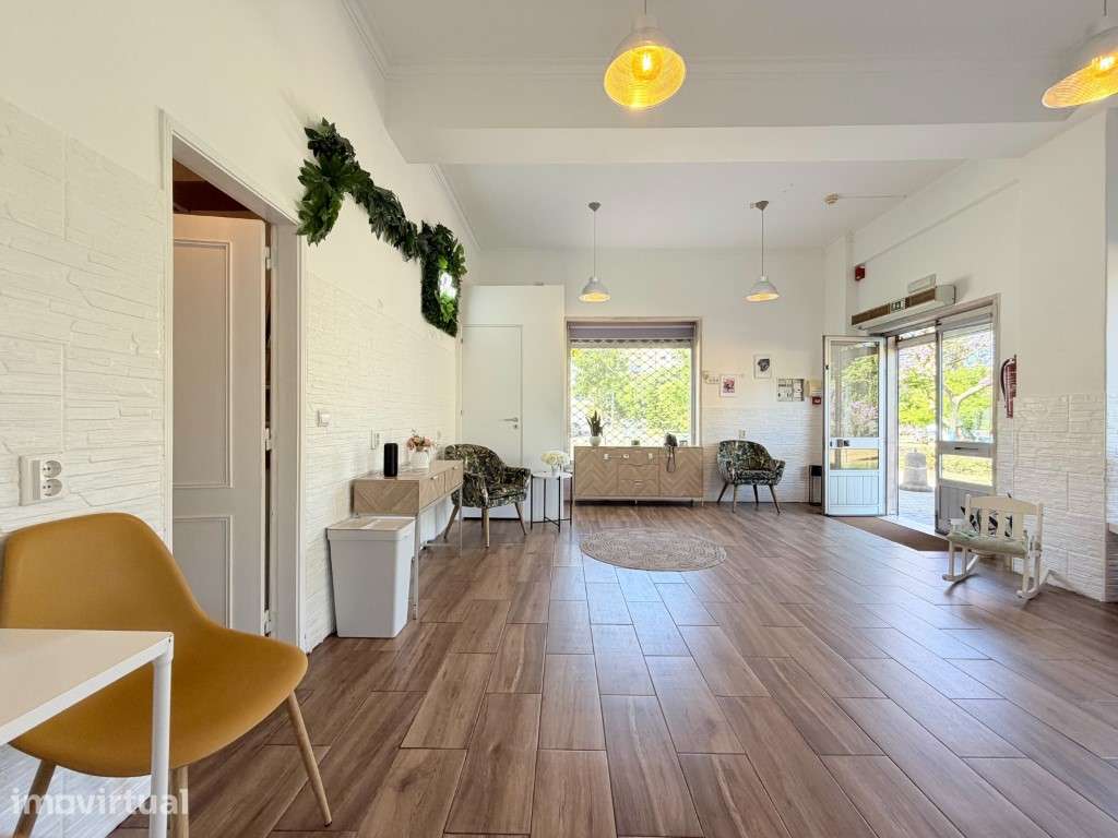 Espaço Comercial Arrendado | Yield de 7,5% | Paio Pires - Grande imagem: 2/11