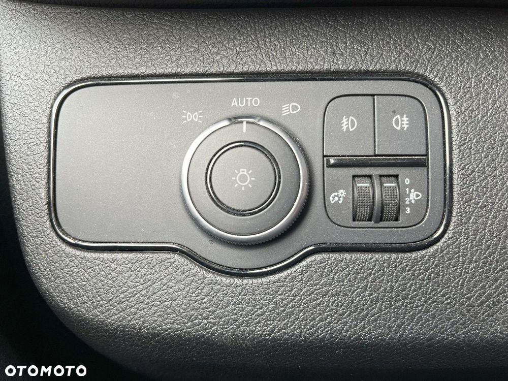 Mercedes-Benz Sprinter - 25