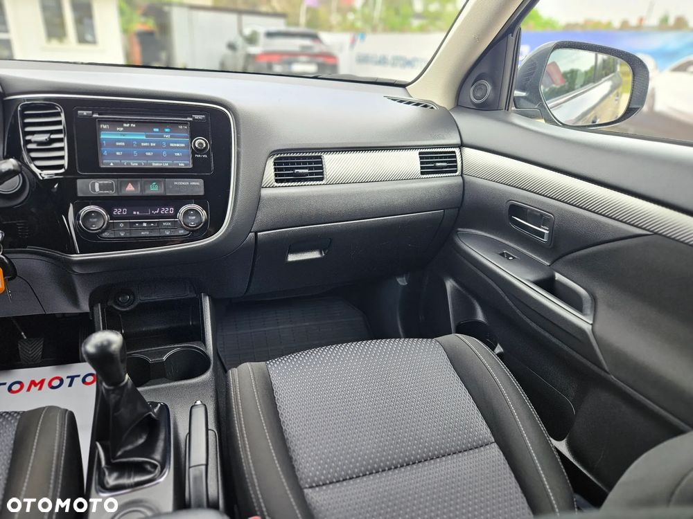 Mitsubishi Outlander 2.0 2WD Diamant - 24