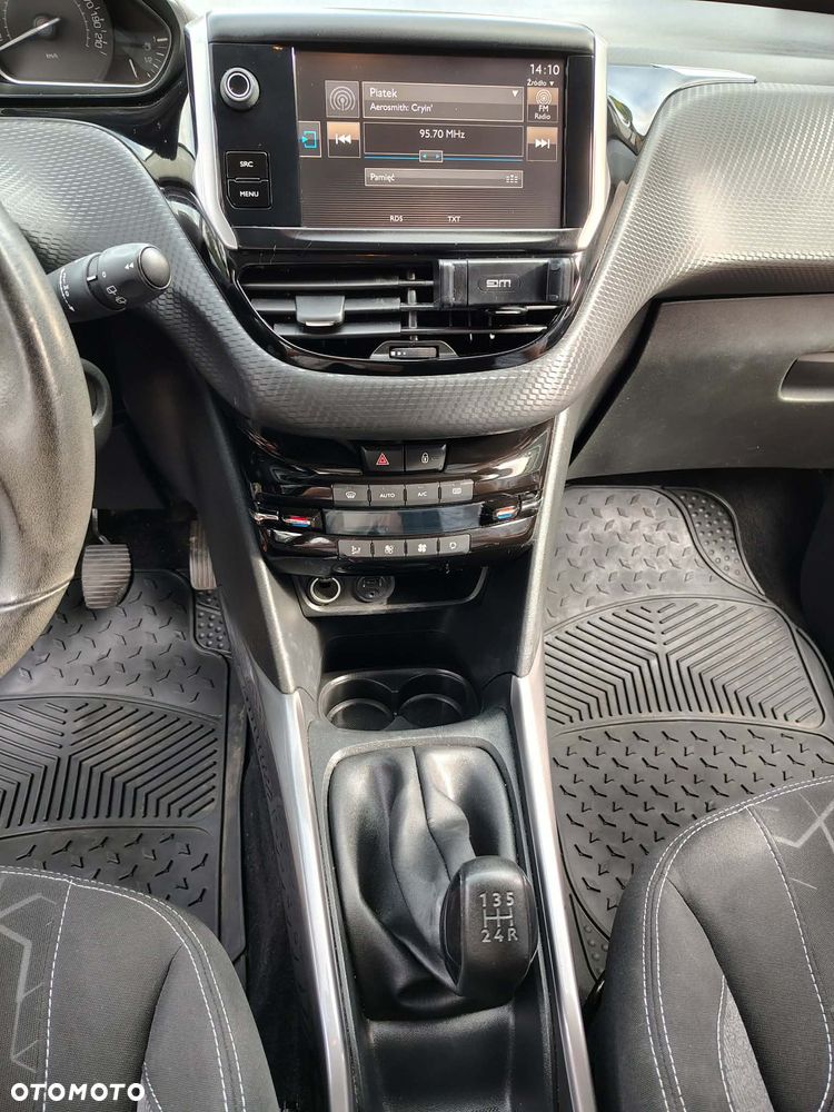 Peugeot 2008 1.2 Pure Tech Active S&S - 6