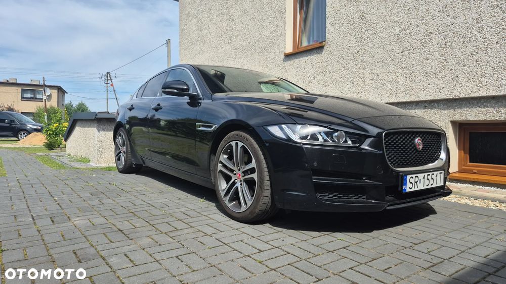 Jaguar XE 2.0 D Prestige - 3