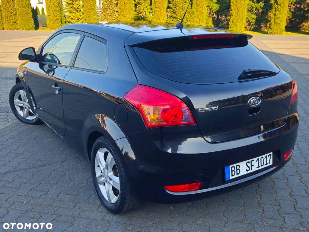 Kia ProCeed - 28