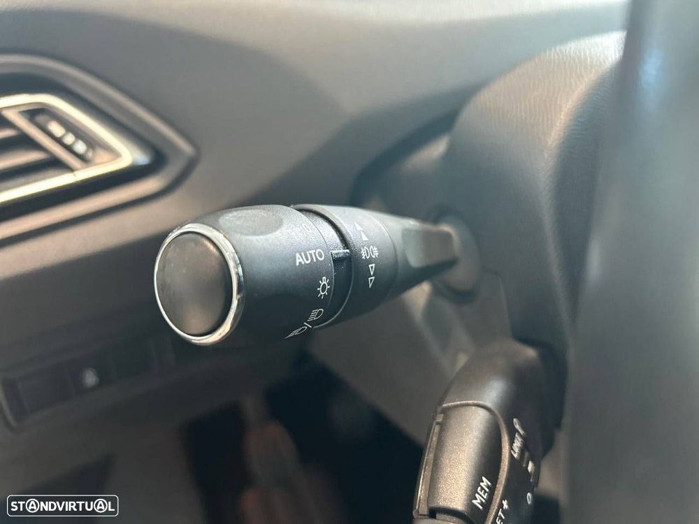Peugeot 308 SW 1.2 PureTech Allure - 13