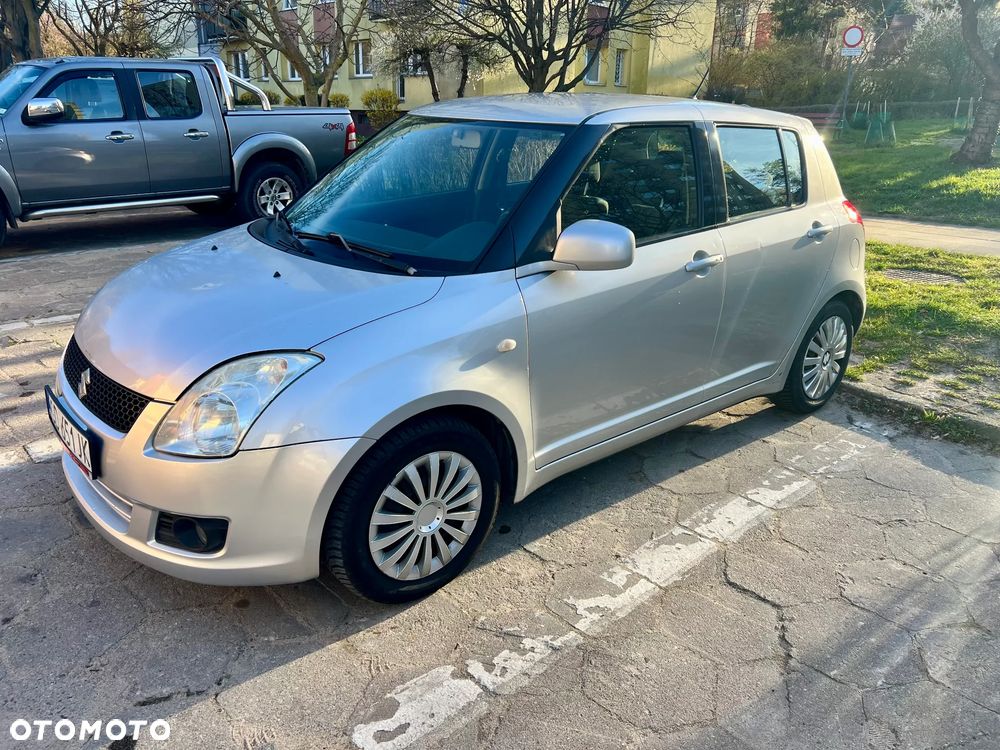 Suzuki Swift 1.3 Sakura - 1
