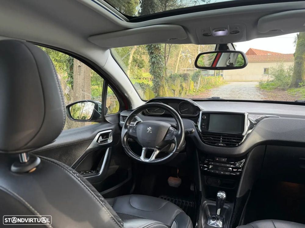 Peugeot 2008 1.2 PureTech Allure EAT6 - 19