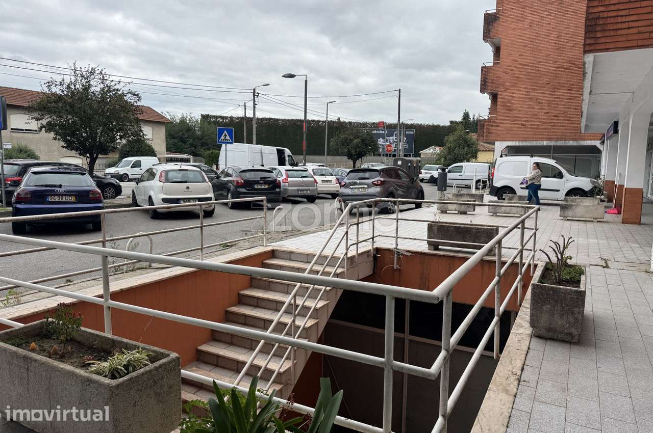 Loja no Louro com 185m² - Grande imagem: 2/8