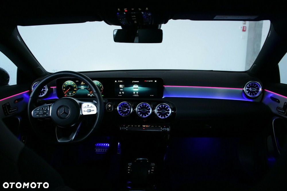 Mercedes-Benz CLA 200 Progressive 7G-DCT - 20