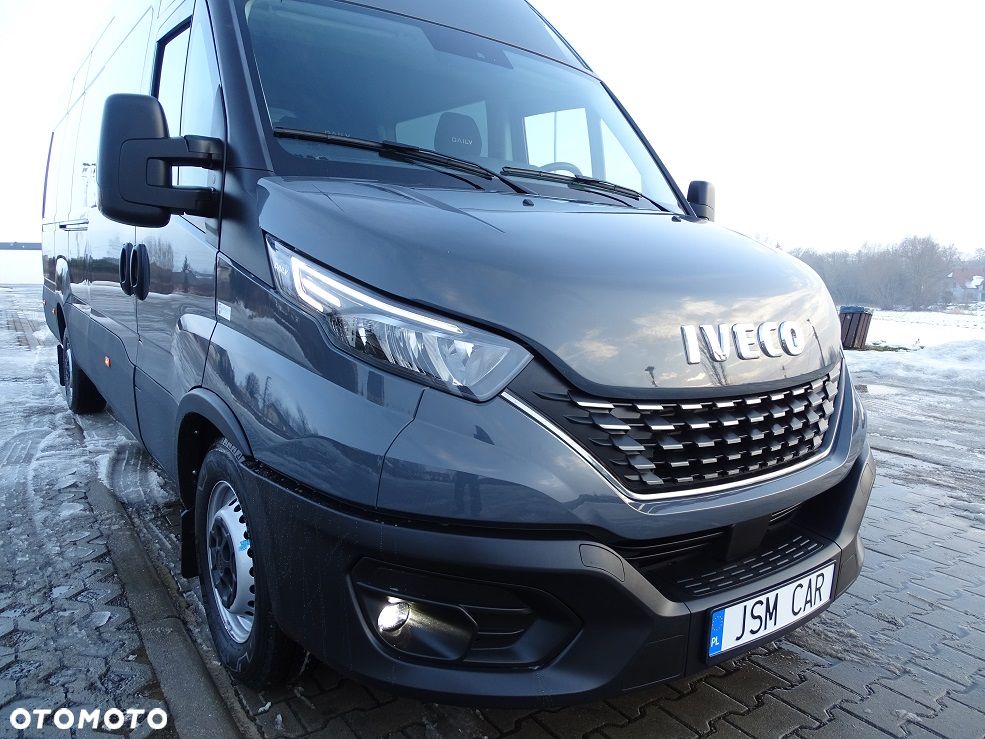 Iveco Daily L4H3 35S18 3.0 180 Hi-MATIC Brygadówka DOKA 7 Osób BRUTTO!! UNIKAT!! JEDYNY TAKI!! JAK NOWY!! - 7