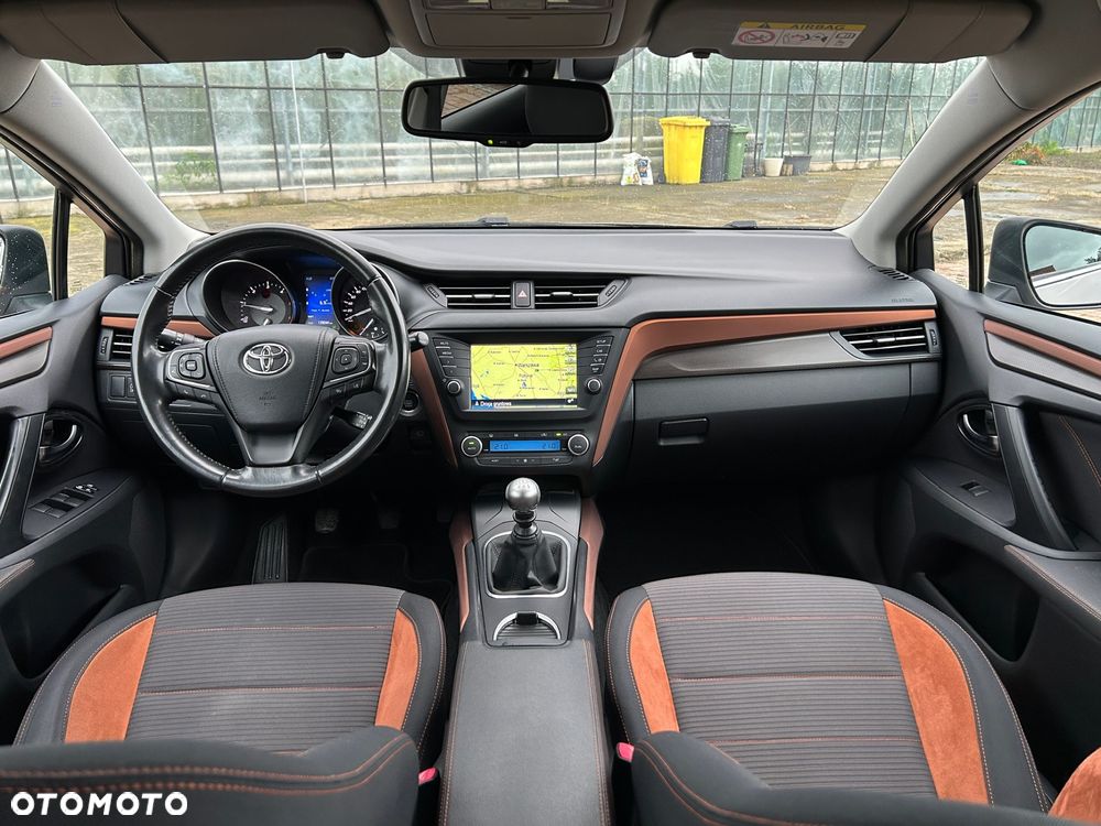 Toyota Avensis Touring Sports 1.6 D-4D - 5