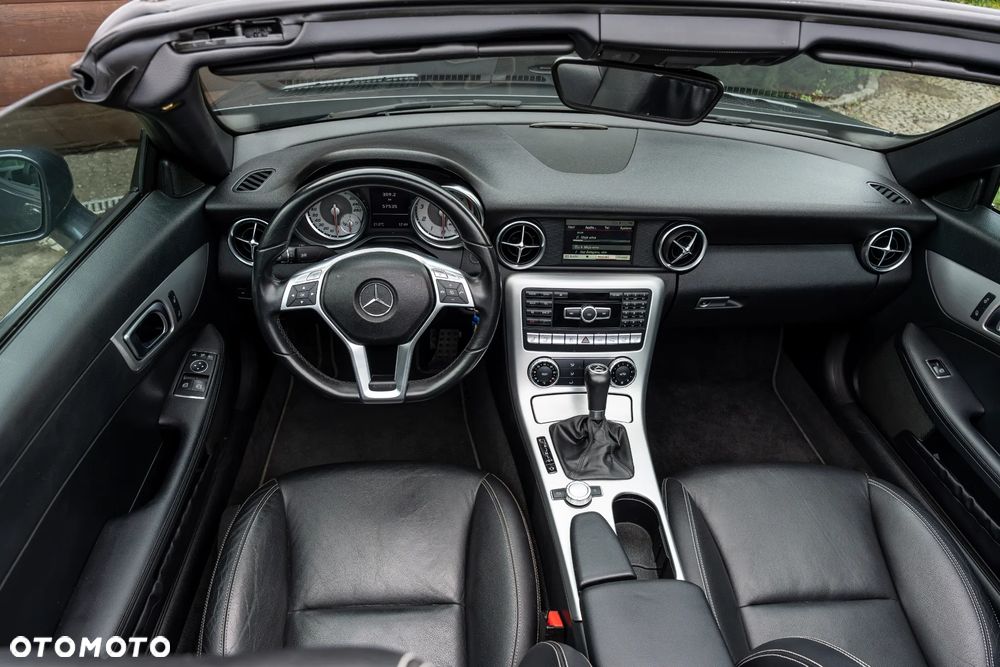 Mercedes-Benz SLK 200 (BlueEFFICIENCY) 7G-TRONIC - 39