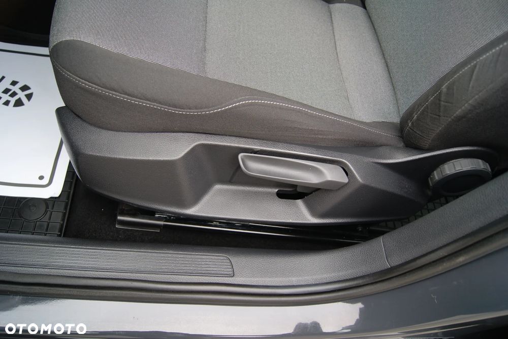 Volkswagen Golf 1.2 TSI BMT Trendline - 25