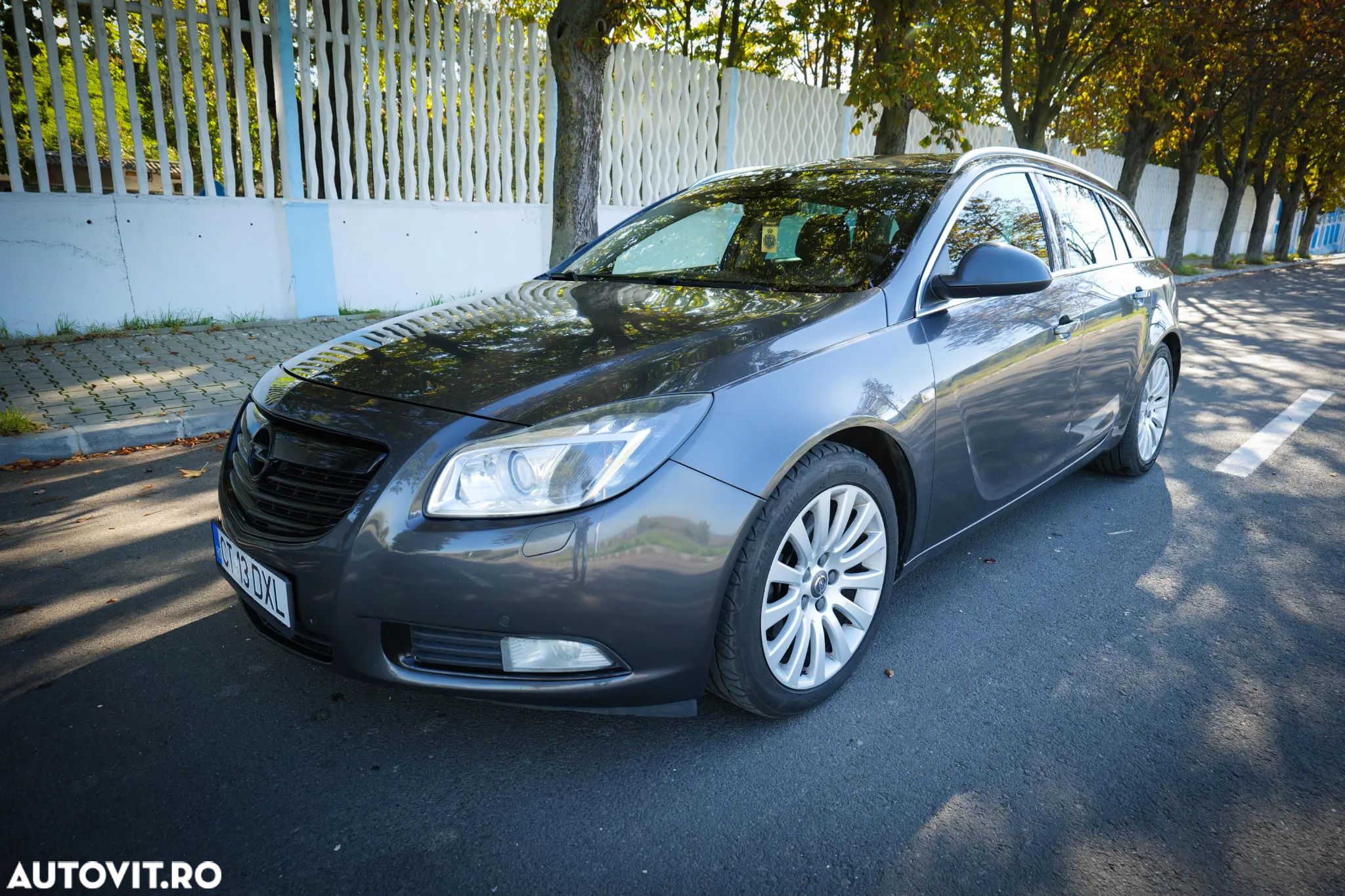Opel Insignia 2.0 CDTI Sports Tourer - 1