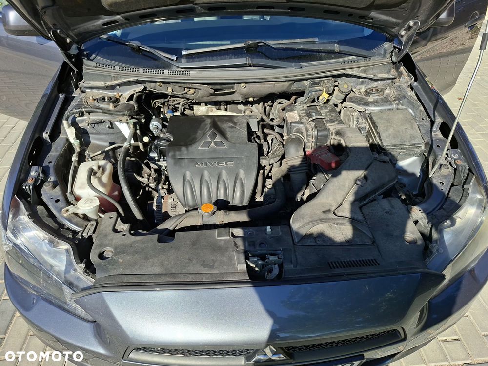 Mitsubishi Lancer 1.5 Inform - 12