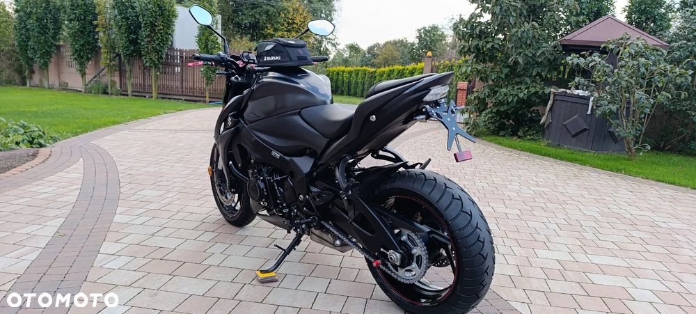Suzuki GSX 1000 - 6