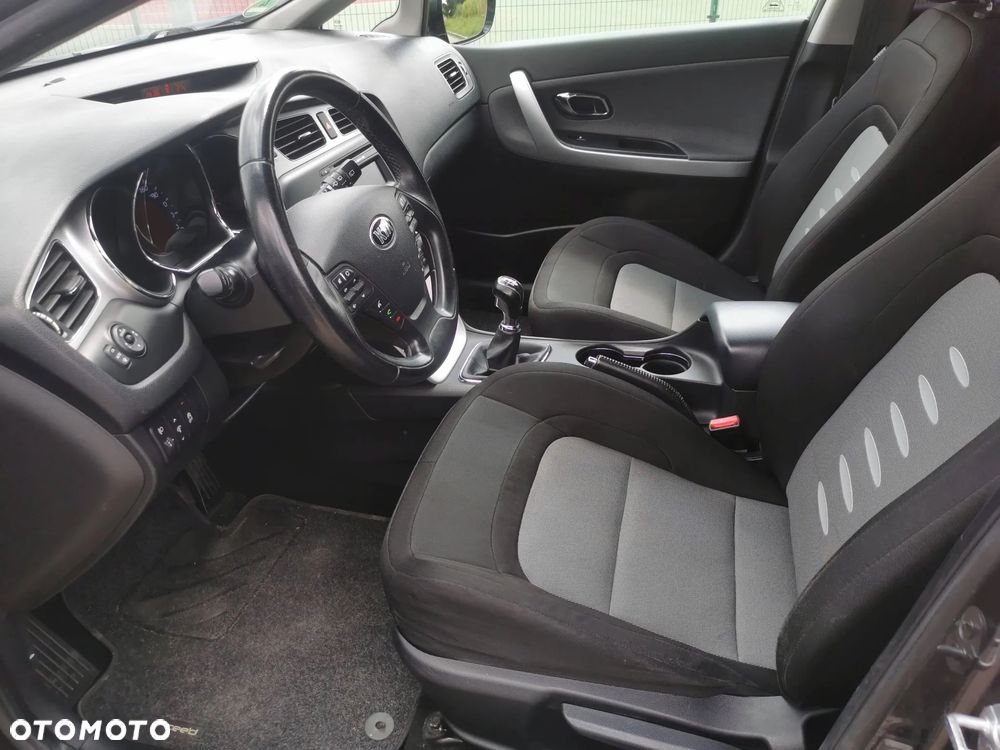 Kia Ceed 1.6 GDI Dream-Team Edition - 9