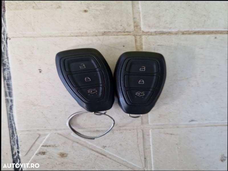 Ford Kuga - 12