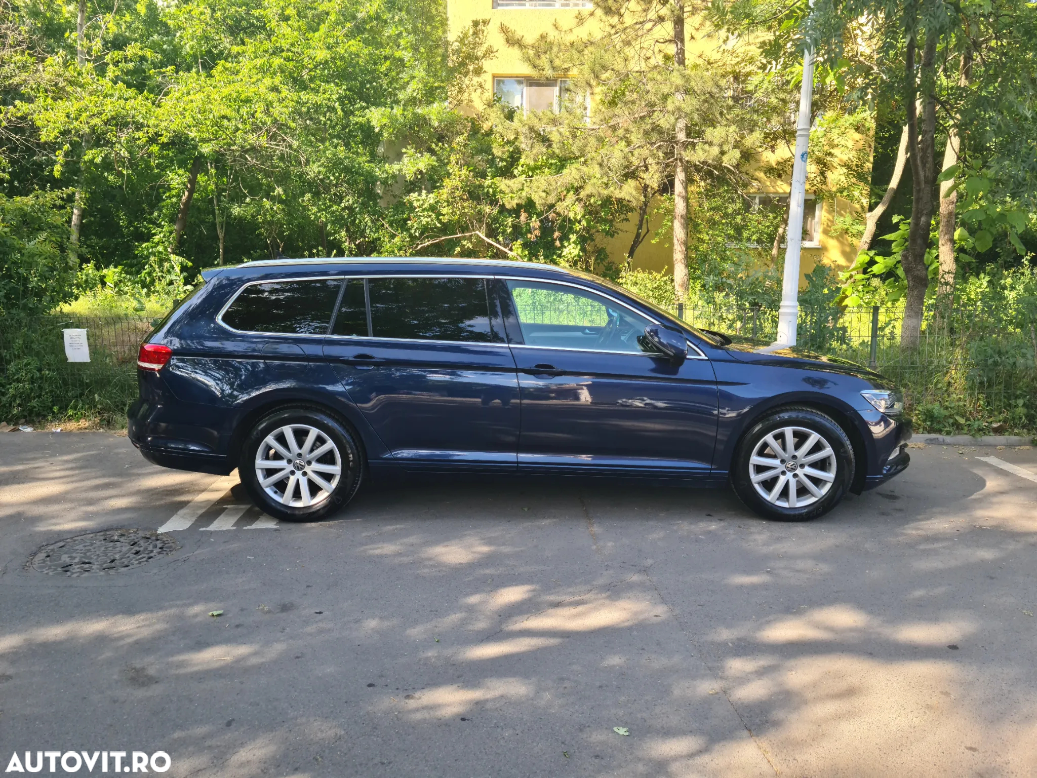 Volkswagen Passat - 12