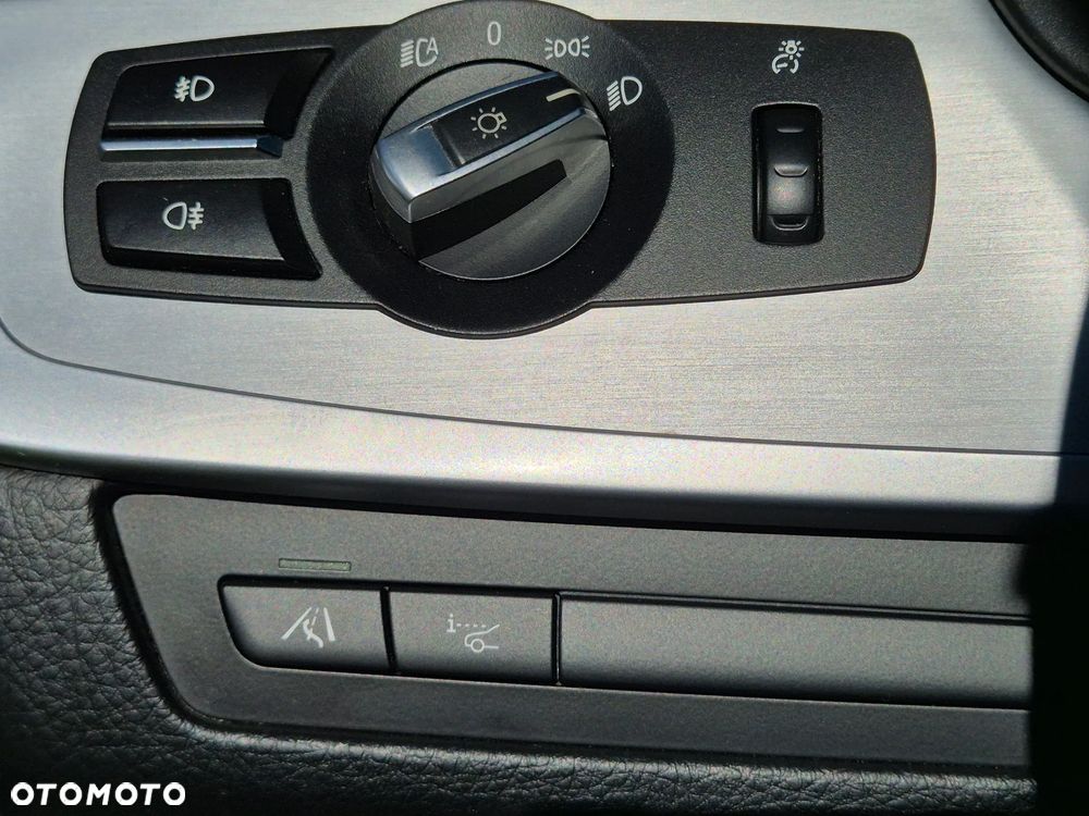 BMW Seria 5 530d xDrive Sport-Aut Modern Line - 37