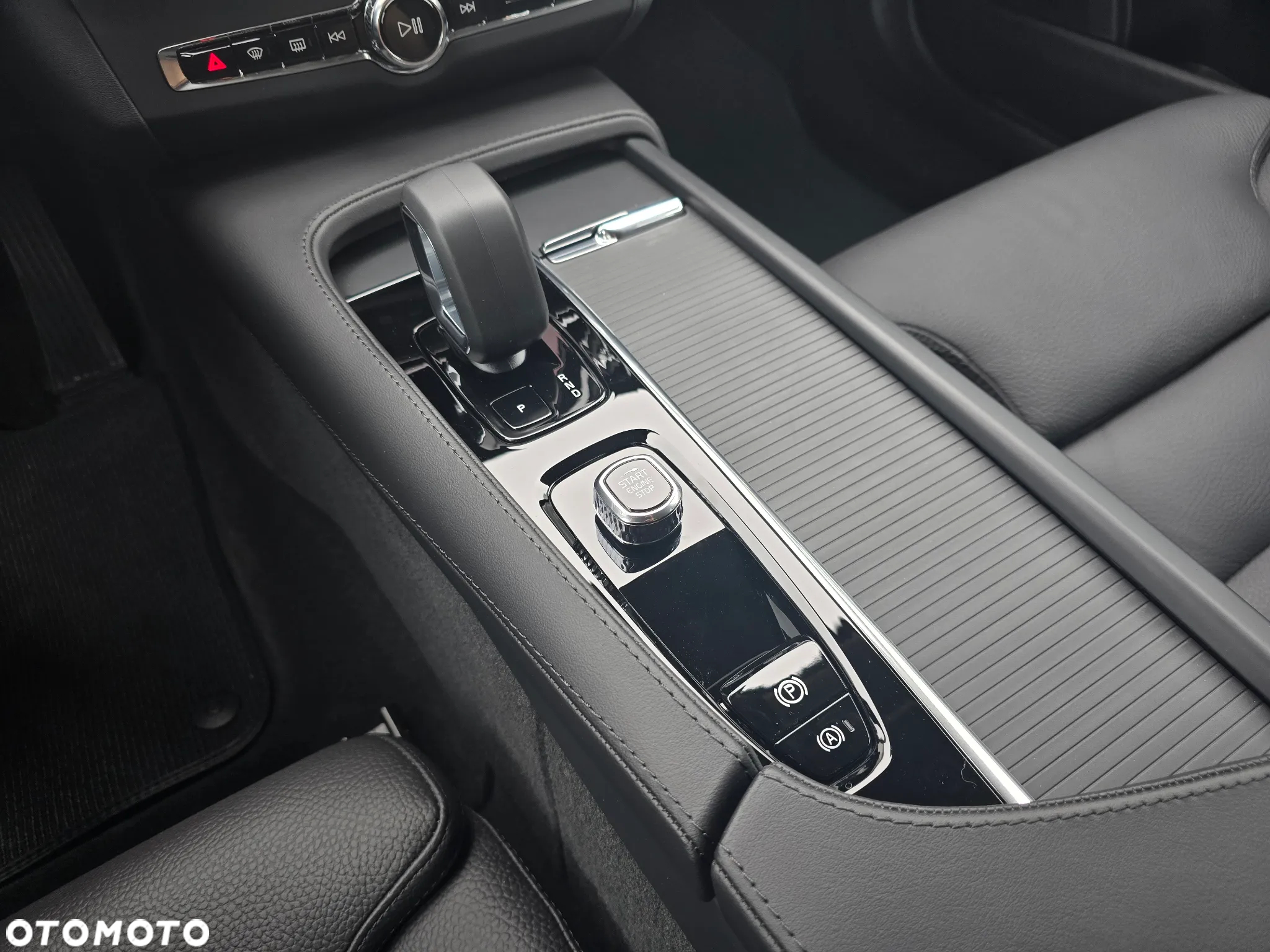 Volvo V90 Cross Country - 14
