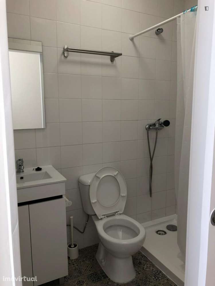 Quarto - localizado em Paranhos Porto - Grande imagem: 4/27