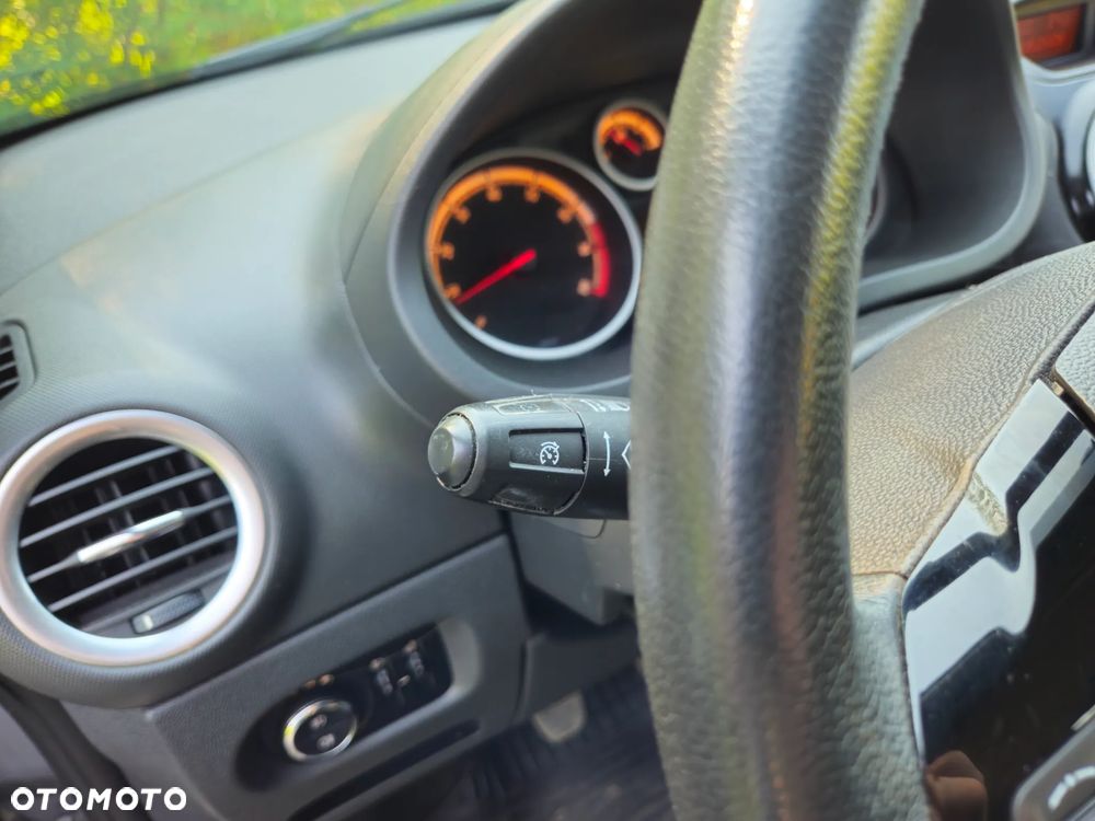 Opel Corsa - 8