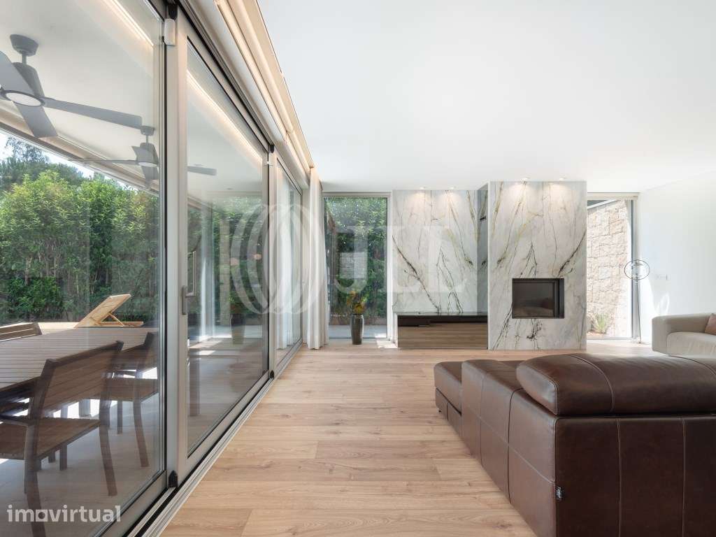 Moradia T3+1, com piscina e jardim em Lago, Amares, Braga - Grande imagem: 3/32