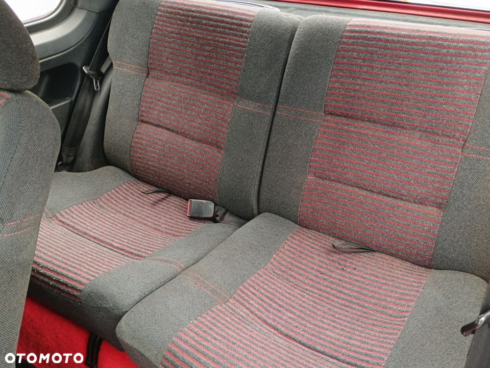Peugeot 205 - 24