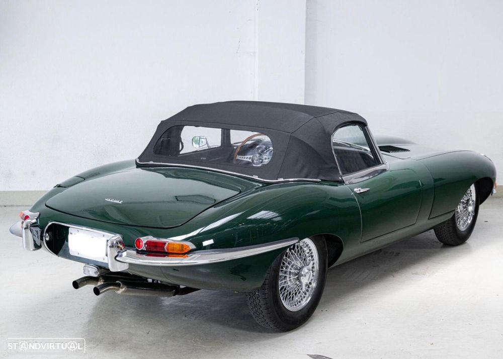 Jaguar E-Type - 6