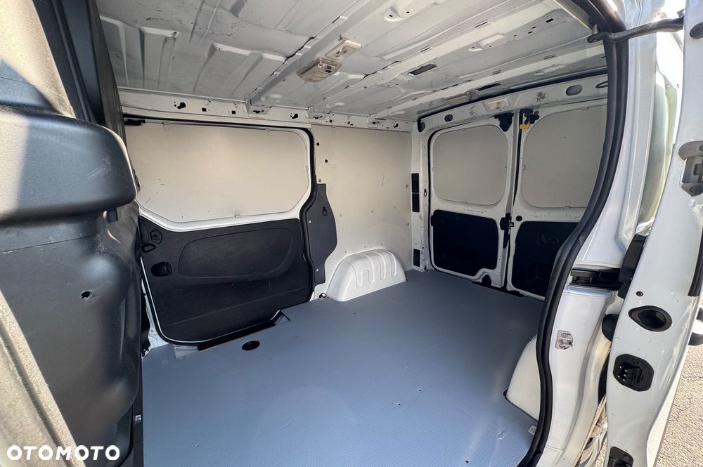 Renault TRAFIC III - 23