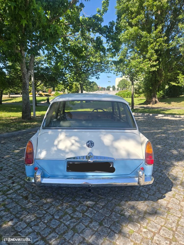 MG 1100 - 5