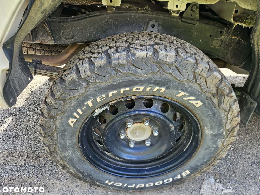 Toyota Hilux - 12